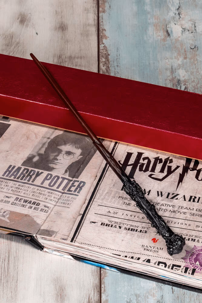 HARRY POTTER’S WAND - SIH REPLICA WIZARDING WORLD