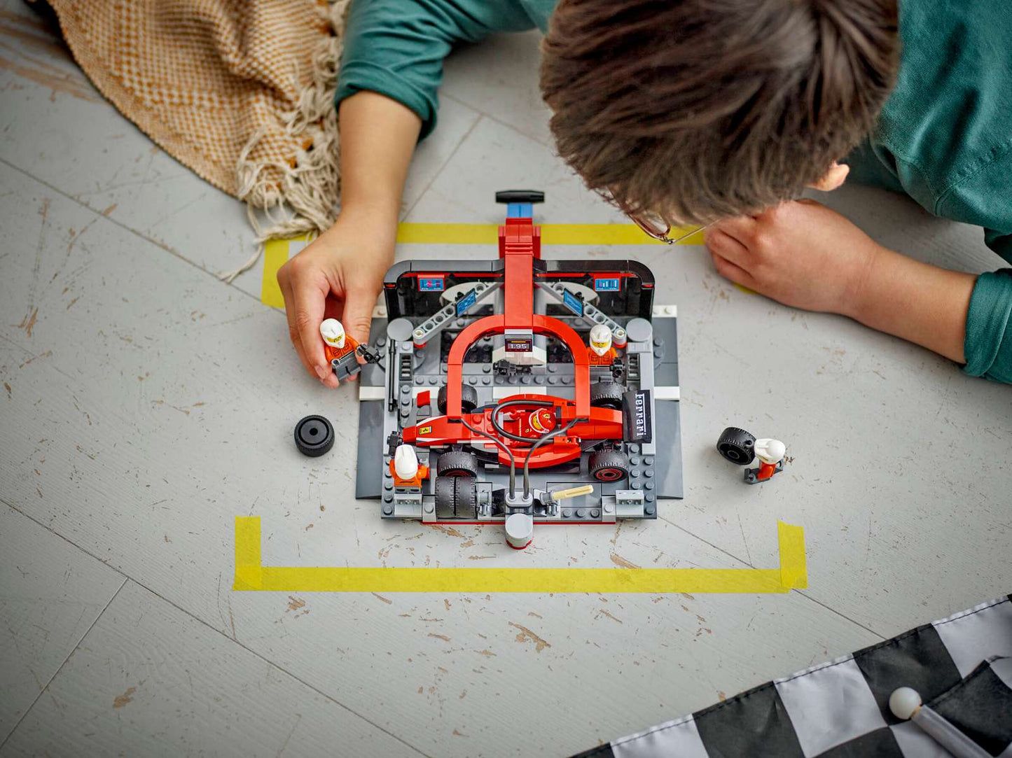 LEGO® F1® Pit Stop & Pit Crew with Ferrari Car