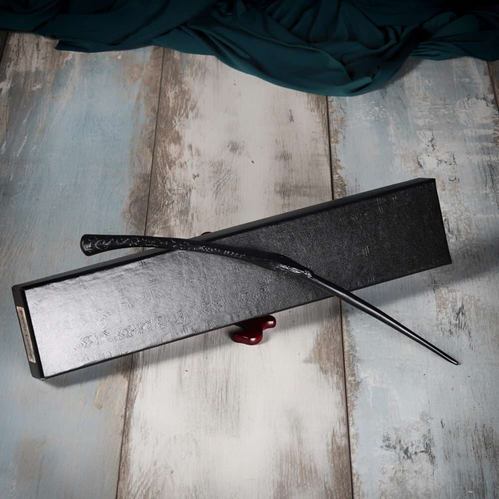BELLATRIX LESTRANGE’S WAND - SIH REPLICA WIZARDING WORLD